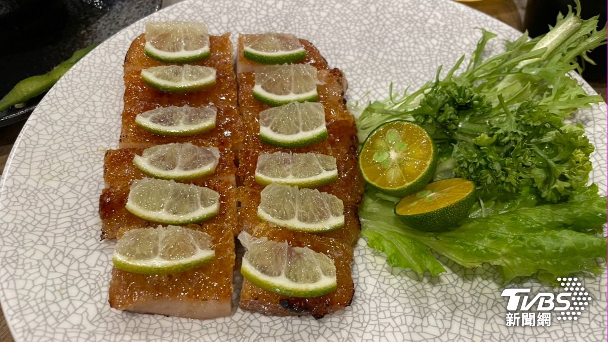 焦糖檸檬松阪豬,嘗滋味就像在吃檸檬塔甜點。(圖/林雅婷攝)