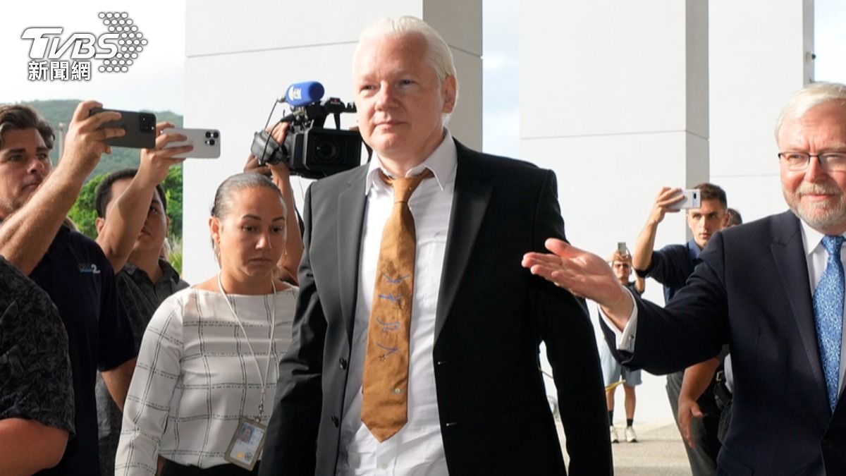 揭密網站「維基解密」（WikiLeaks）創辦人亞桑傑（Julian Assange）在塞班島（Saipan Island）的美國法院認罪，可望讓他終結多年法律糾葛，重獲自由。（圖／達志影像美聯社）