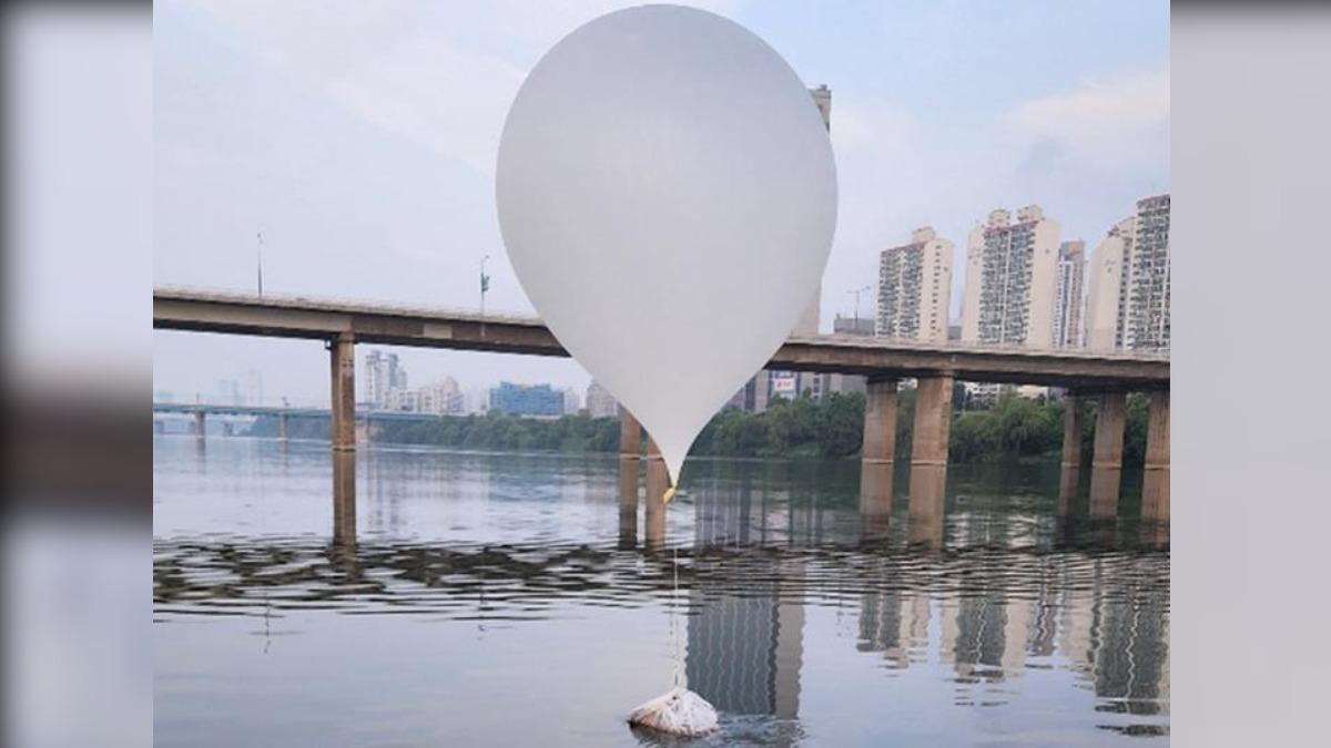 南韓軍方26日表示，北韓昨晚向南韓投放200多顆「垃圾氣球」，這是北韓今年以來第六波氣球投放攻勢。（圖／翻攝自TheKoreanTimes）