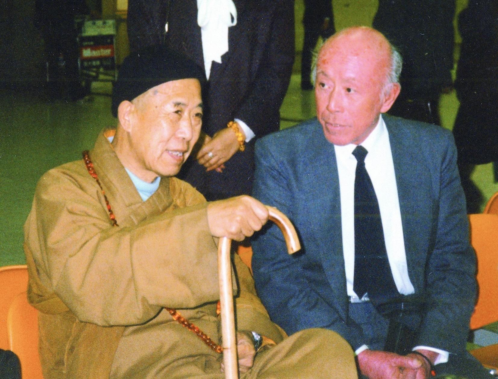 1988宣化上人來台與楊英風會面。（圖／海鵬電影提供）