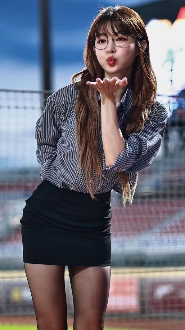 Yuri透露自己整整1個月沒工作,為此感到十分失望與生氣。(圖/翻攝自Yuri IG)