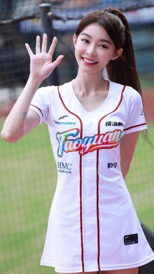 Yuri昨(26)日晚間直播時,透露自己有想離隊念頭。(圖/翻攝自Yuri IG)