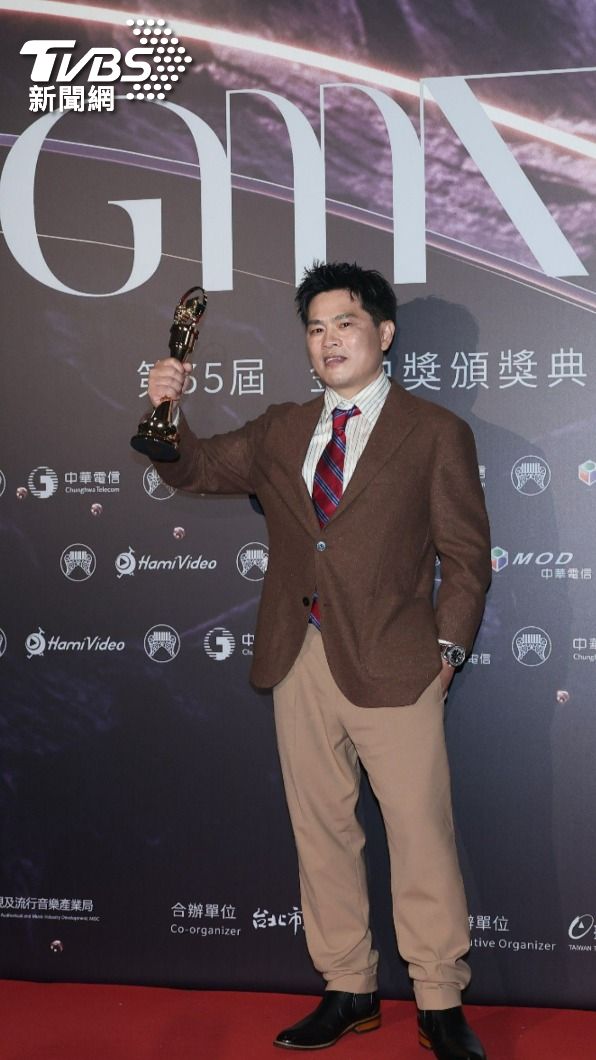 蘇明淵去年2度抱回金曲歌王獎座時，曾傷心提到父母接連住院一事。（圖／TVBS資料照片）