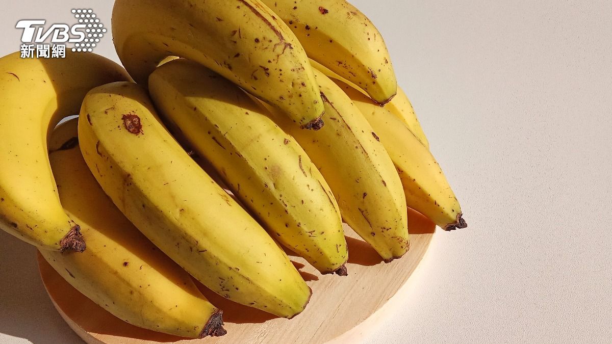 超市香蕉特價促買氣。（示意圖／shutterstock達志影像）