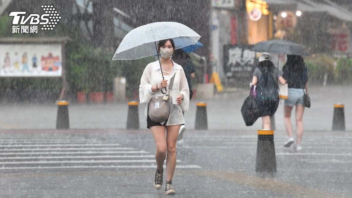 全台繼續又濕又熱！（圖／胡瑞麒攝）