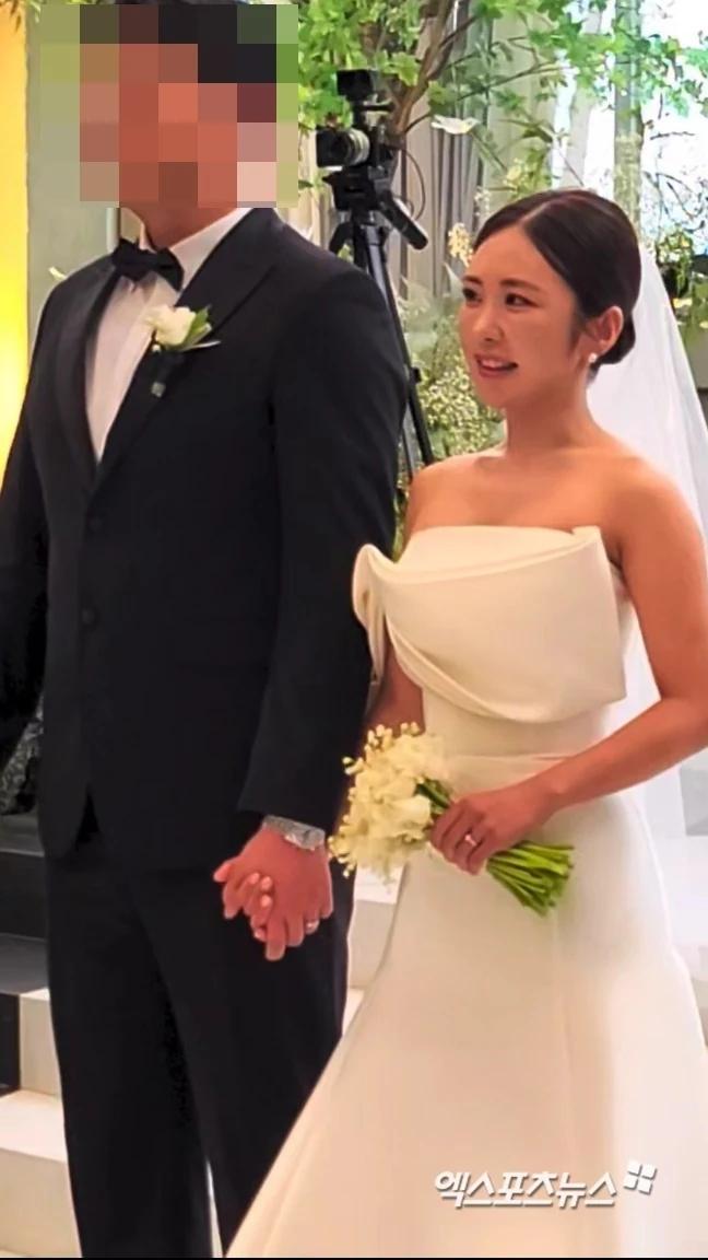 「美月」金成恩昨天完婚。（圖／翻攝自xportsnews）