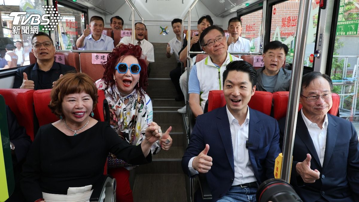 台北市長蔣萬安今（3）日出席「內科∞南軟」雙園巴士通車典禮。（圖／葉志明攝） 