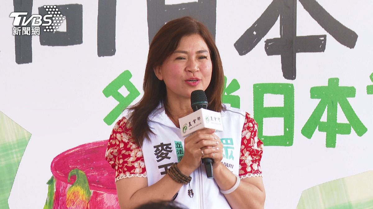 民眾黨立委麥玉珍自曝曾把台灣的紅肉紅龍果切莖，帶回越南試種。（圖／TVBS）