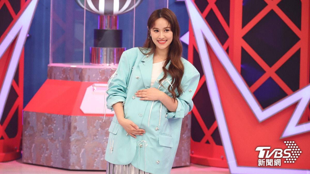 吳姍儒挺7月孕肚主持新節目。（圖／張哲鳴攝）