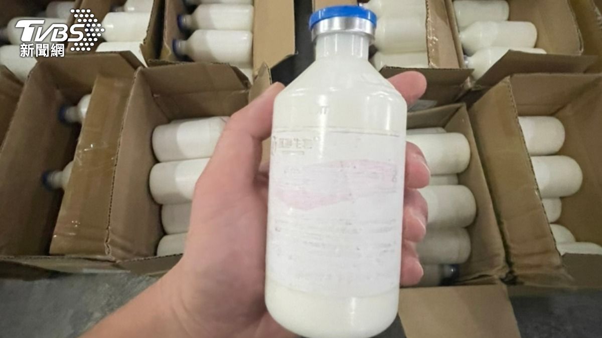 每箱裡面有10小瓶。（圖／TVBS）