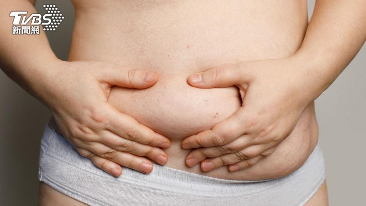 小腹凸有可能是肚子裡藏有腫瘤。（示意圖，非當事人／Shutterstock達志影像）