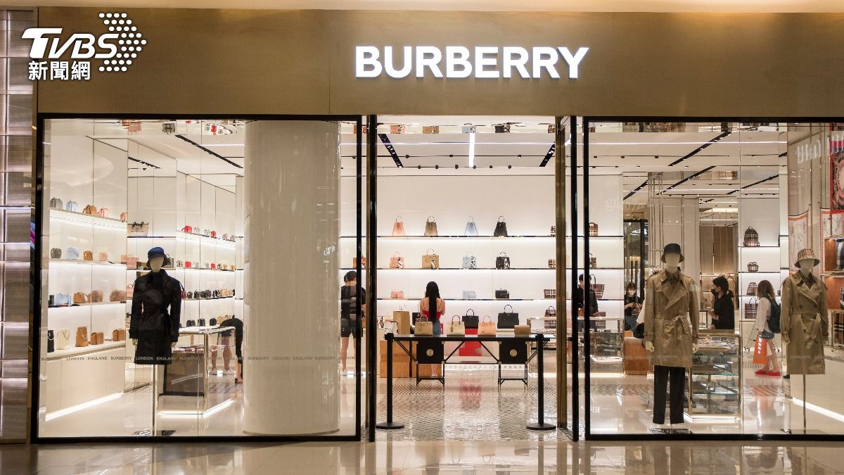 Burberry近來市值蒸發，爆將裁員百人。（示意圖／shutterstock達志影像）