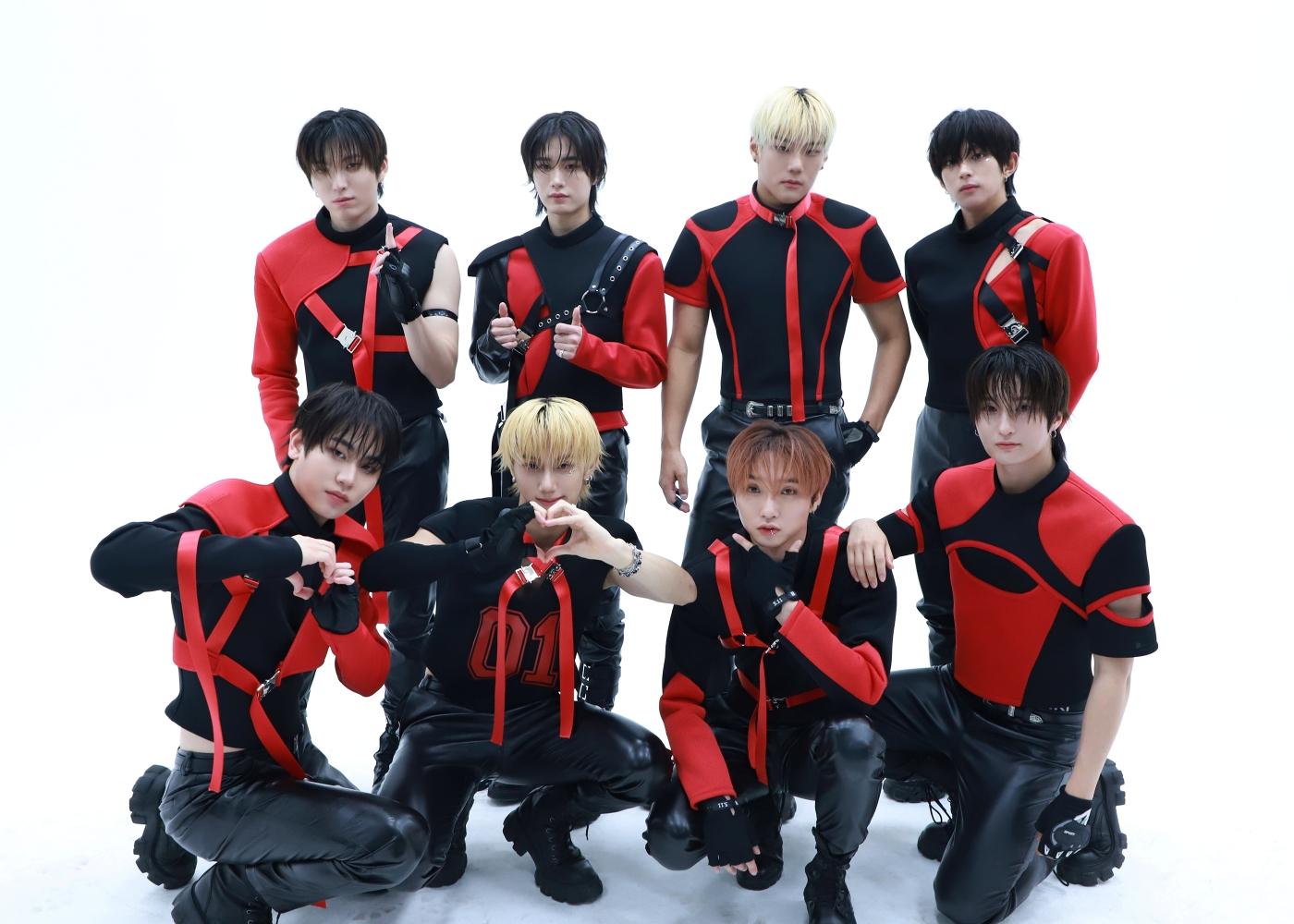 DKB成員化身為超越時空的八位英雄。（圖／Fu Entertainment、Brave Entertainment提供）