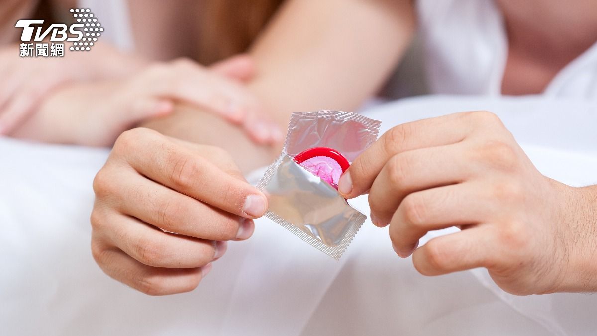 台北市一名人妻偷吃國小同學。（示意圖／Shutterstock達志影像）