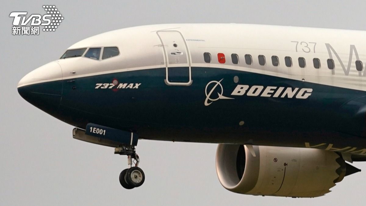 聯航一架波音（Boeing）客機今天從洛杉磯起飛時掉落一個主起落架輪。（圖／達志影像美聯社）