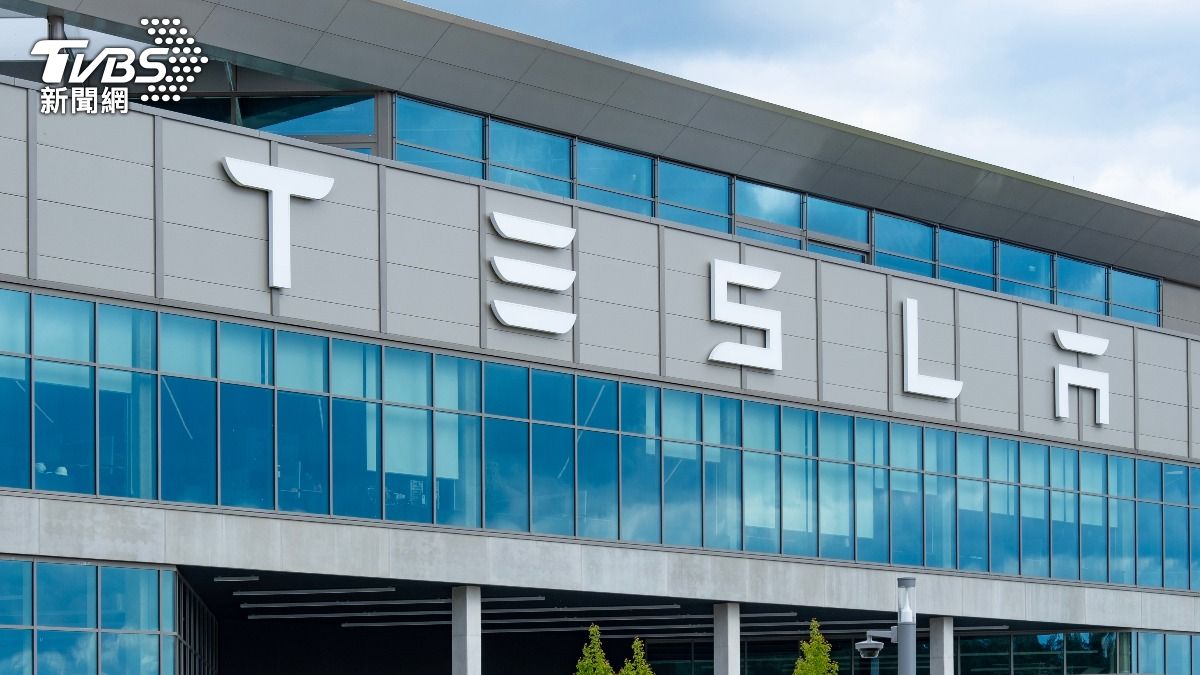 中國大陸一名網紅因為抹黑電動車公司特斯拉（Tesla）而遭起訴。（示意圖／shutterstock達志影像）