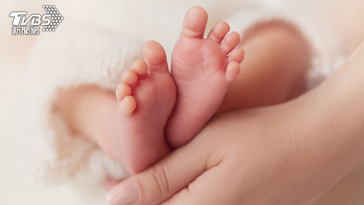 印尼破獲社群買賣嬰兒集團，專門提供外國不孕夫妻。（示意圖／shutterstock達志影像）