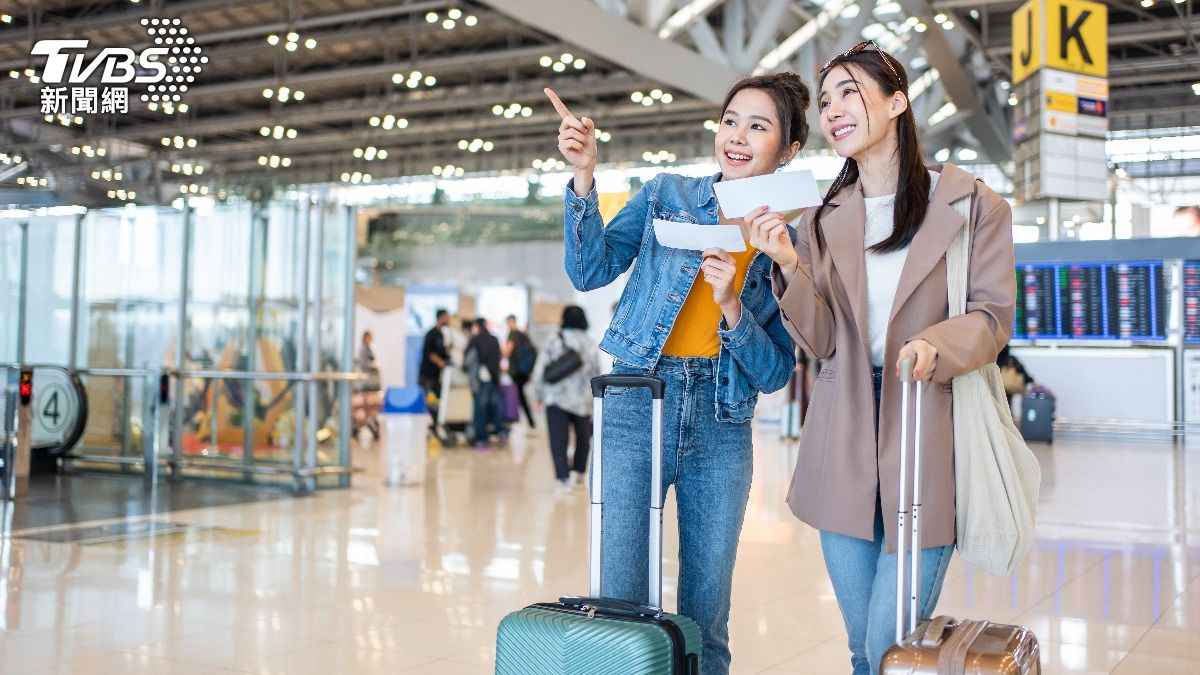 暑假不少人出國旅遊。（示意圖／shutterstock達志影像）