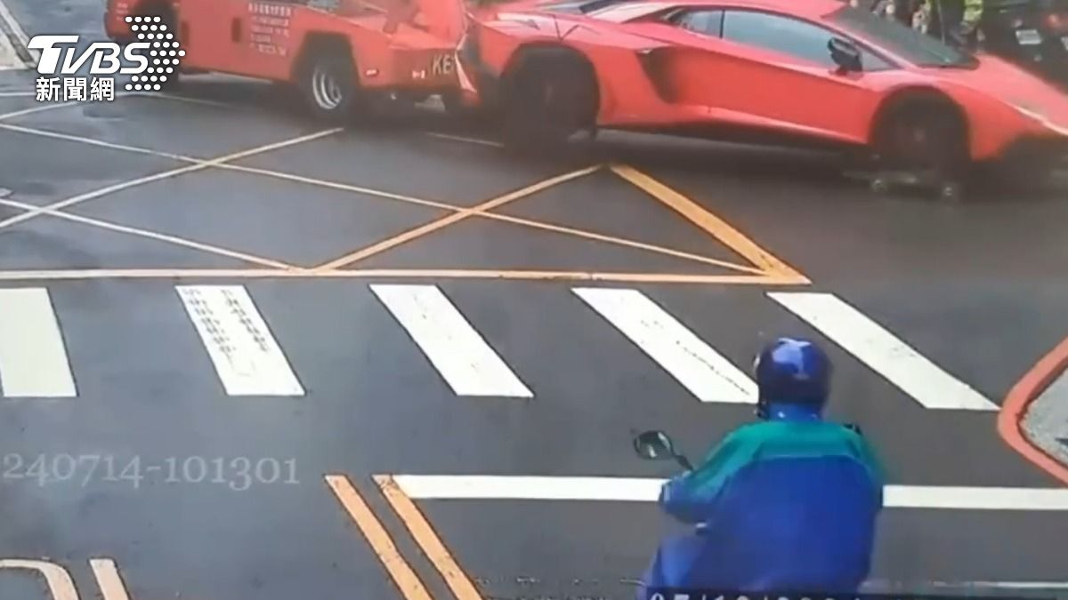 知名YTR超哥因違規停車，千萬超跑慘被拖吊。（圖／TVBS）