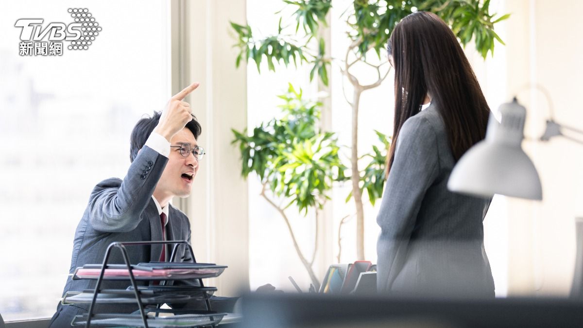 新竹市衛生局一名女科長多次辱罵下屬「豬頭」，氣得對方求償30萬元。（示意圖／shutterstock 達志影像）