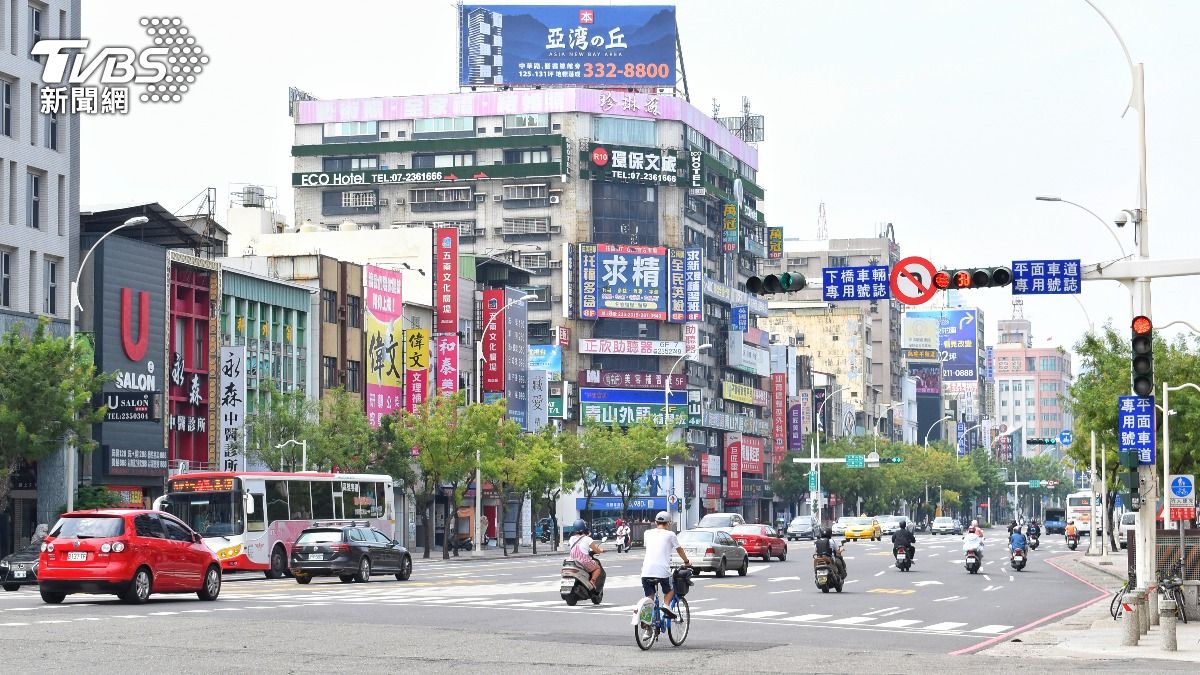 高雄公車司機未禮讓行人撞死婦人。（示意圖，非當事畫面／shutterstock達志影像）