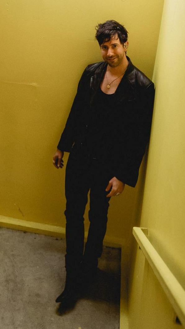 Bruno Major出道前曾當過婚禮歌手，還曾有過不少駐唱經驗。（圖／OFF TIME提供）