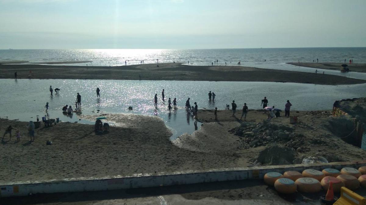 台中市觀旅局表示，迫於環境變化，已將沙雕節轉型爲海洋觀光。（圖／民眾提供）