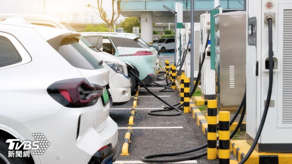 電動車專屬保單7月起就上路。（示意圖／shutterstock達志影像）