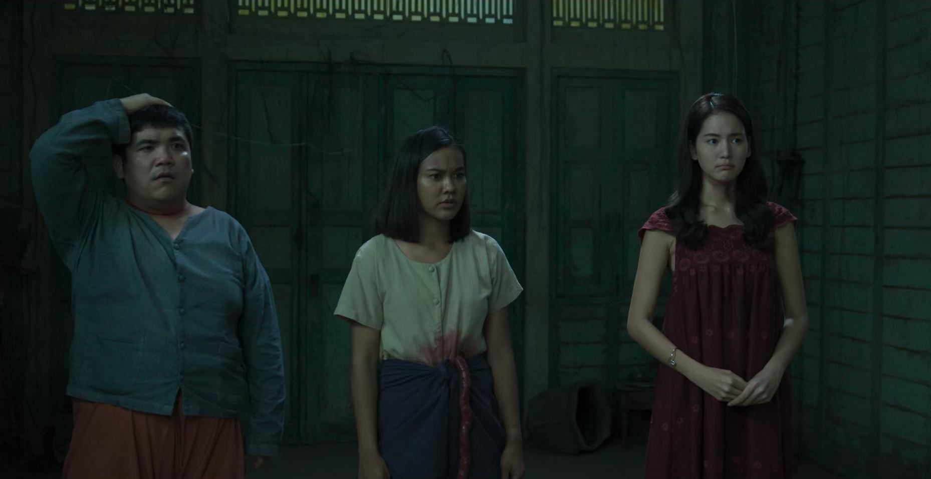 老宅被斷頭男、開腸屍和吊死鬼佔據，突發奇想人鬼聯手開鬼屋嚇人。（圖／威視提供）