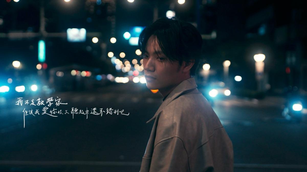 DözY在魏如萱建議下，將新歌唱腔改為騷包一些。（圖／當道音樂提供）