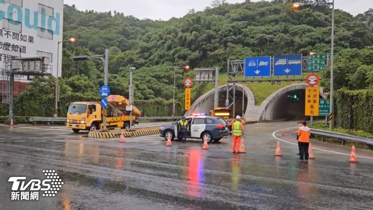 蘇花路廊（台9線、台9丁線）蘇澳至崇德路段實施預警性封路。（圖／TVBS）