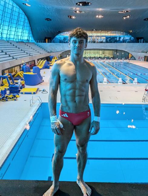 Tom Daley過去因為在奧運場內「織毛衣」超萌模樣，一夕爆紅。（圖／翻攝自IG @Tomdaley）