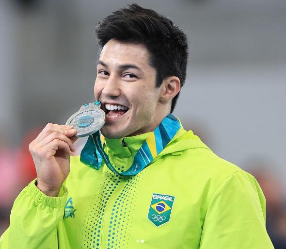 Arthur Nory帥氣的外表和陽光的笑容被封為「巴西吳彥祖」。（圖／翻攝自IG @Arthurnory）