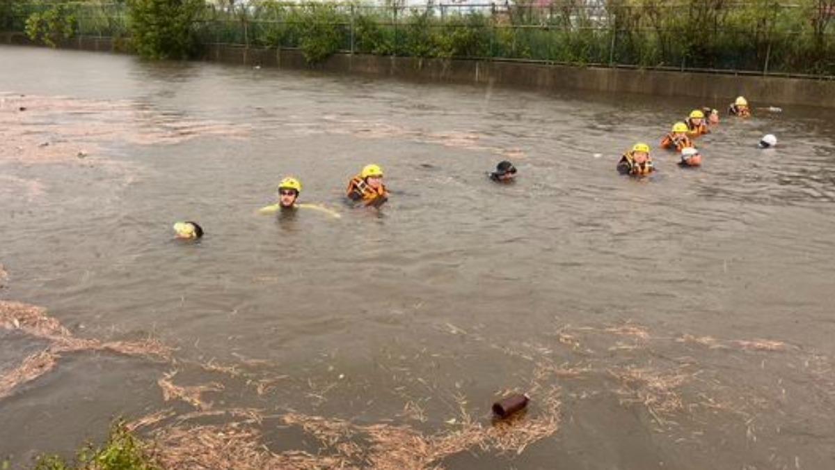 雲林縣消防局出動多人搜救。（圖／雲林縣消防局）