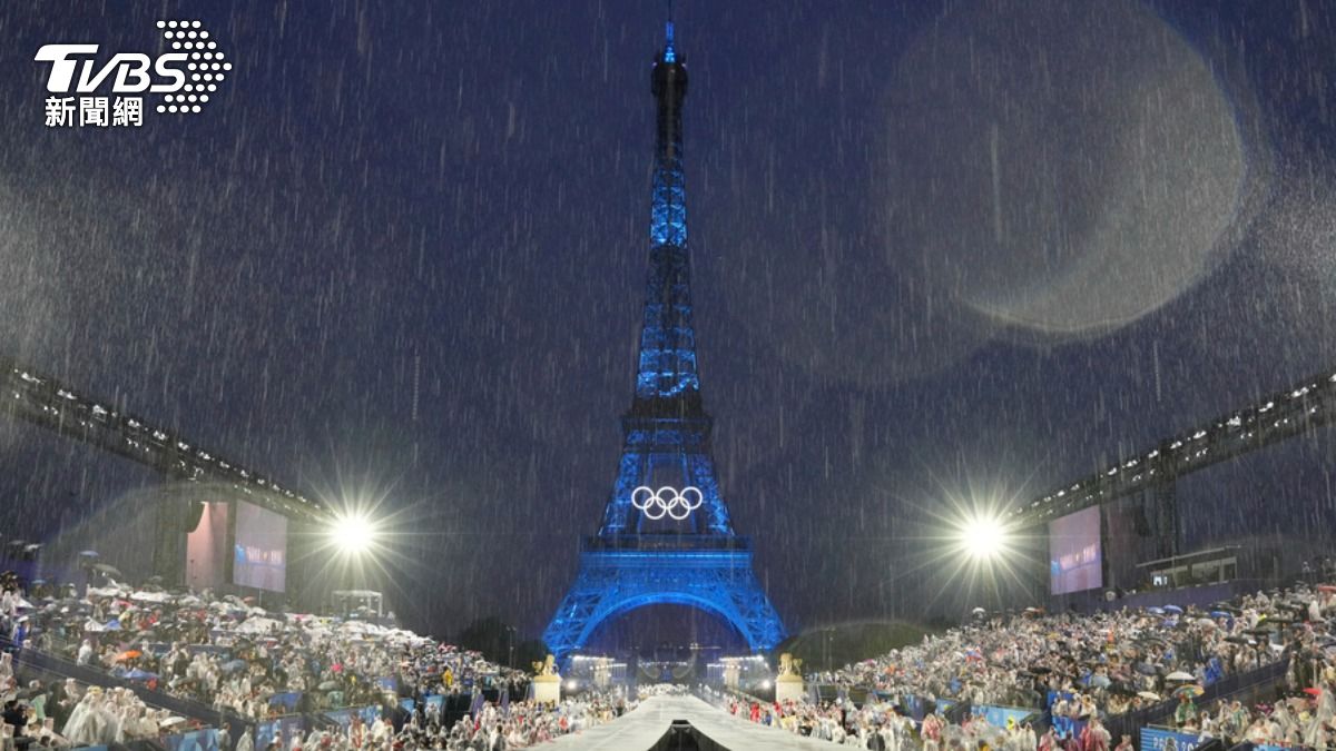 圖輯／巴黎奧運大雨中開幕　席琳狄翁「重返舞台」艾菲爾鐵塔飆唱