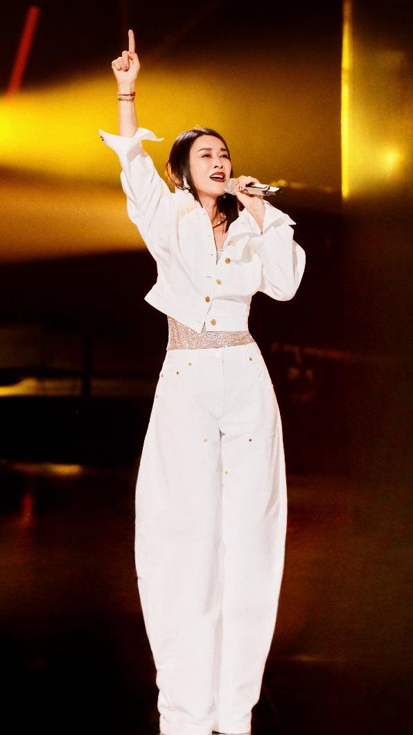 那英直言奪冠後會遭受到很多負面批評，但自己敢於承擔。（圖／翻攝自那英NA工作室微博）