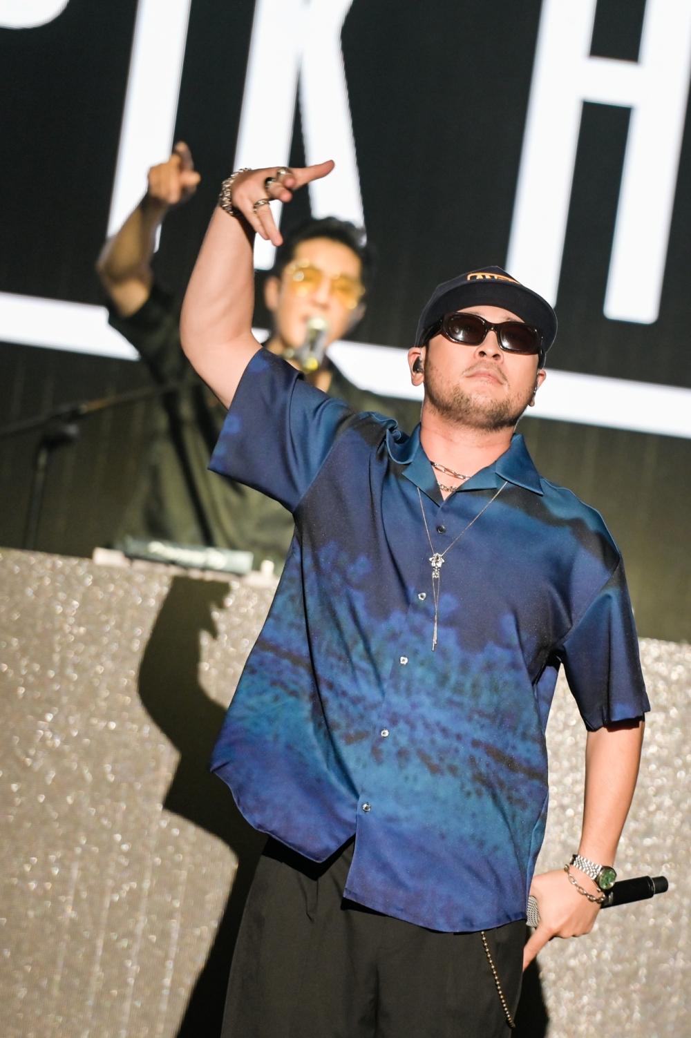 Mithra Jin（前）、DJ Tukutz承諾盡快再來演出。（圖／讀者提供）