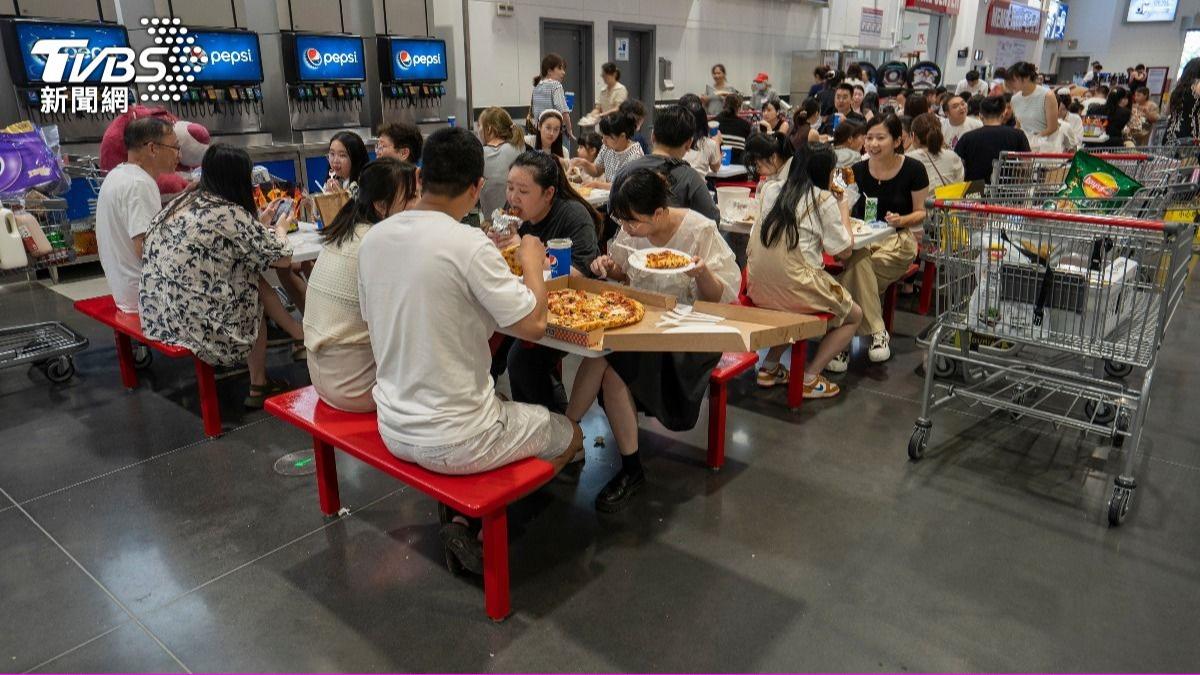 好市多熟食區深受不少會員喜愛。（示意圖／shutterstock達志影像）