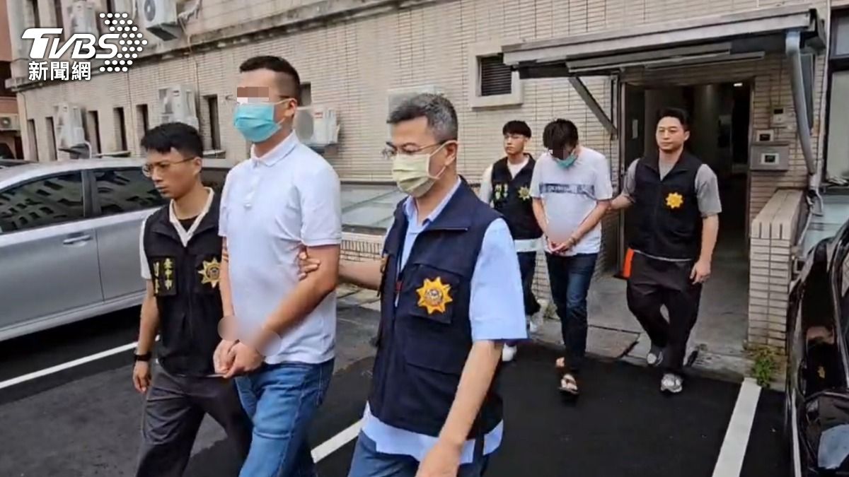 創意私房在台主嫌張姓、朱姓男子遭警方逮捕送辦。（圖／TVBS）