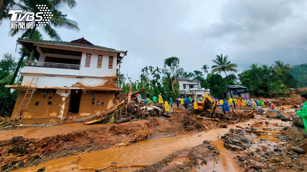 印度南部喀拉拉邦山區因豪雨發生土石流，造成當地超過150人死亡。（圖／達志影像美聯社）