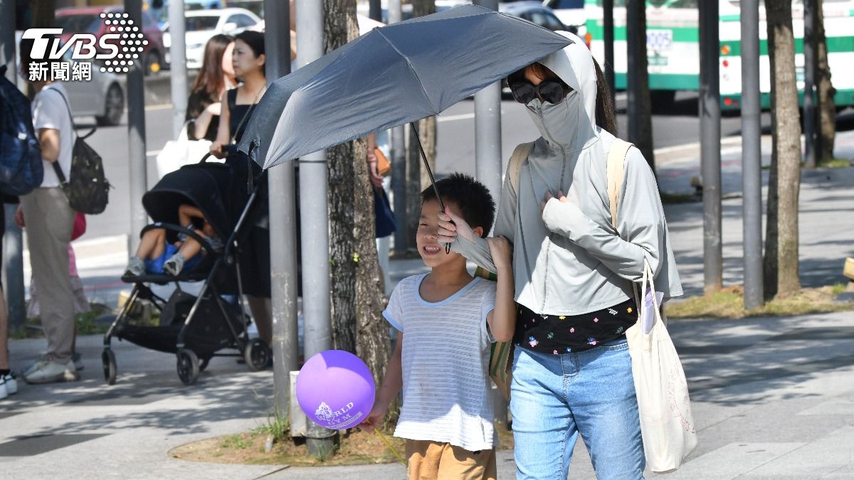 本週全台各地高溫約31-36度。（圖／胡瑞麒攝）