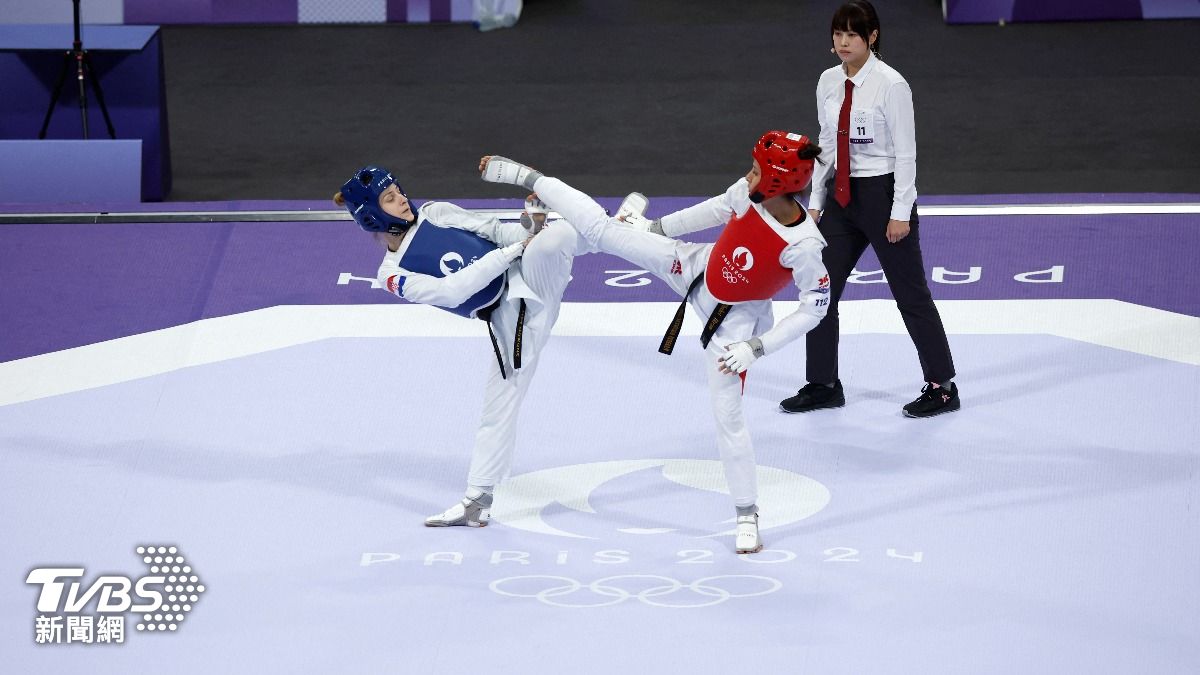巫雨庭（圖右）成為台灣史上首位能連續2屆登上奧運的國際裁判。（圖／達志影像路透社）