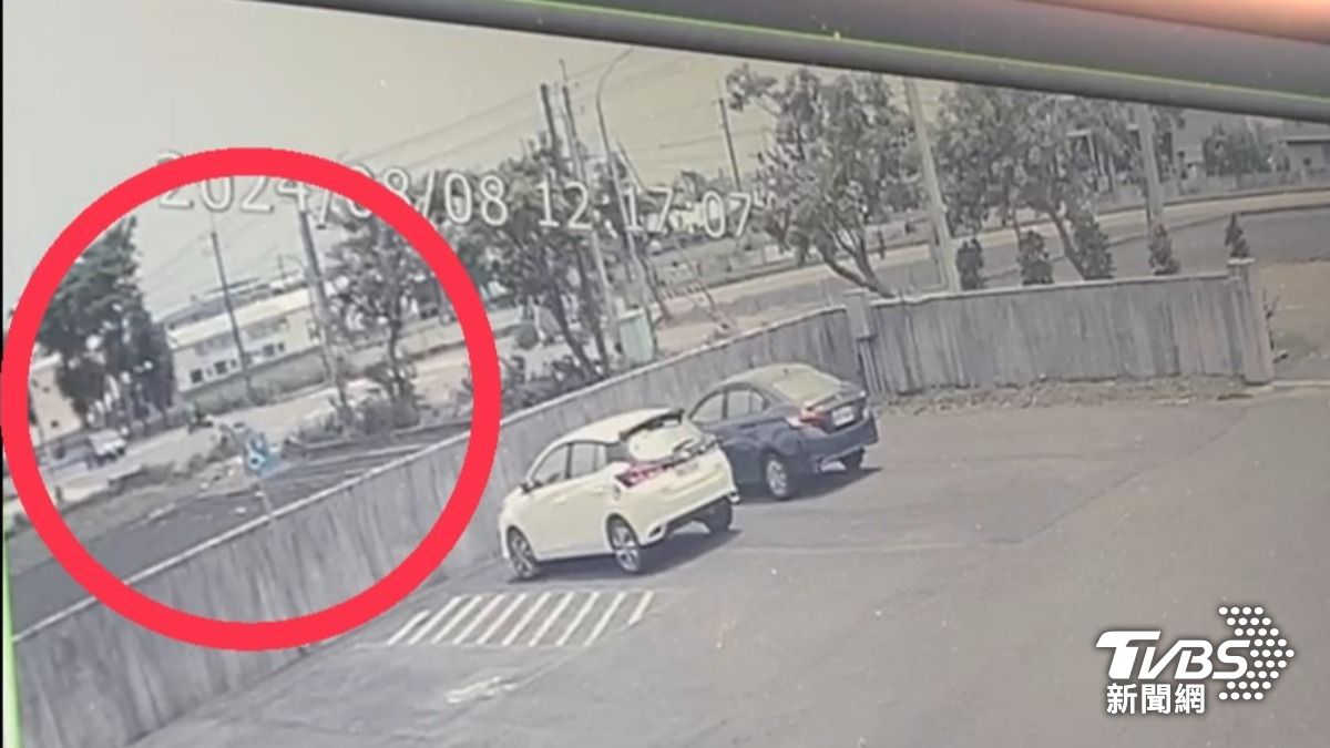 雲林縣土庫鎮今（8）日中午發生一起死亡車禍。（圖／TVBS）