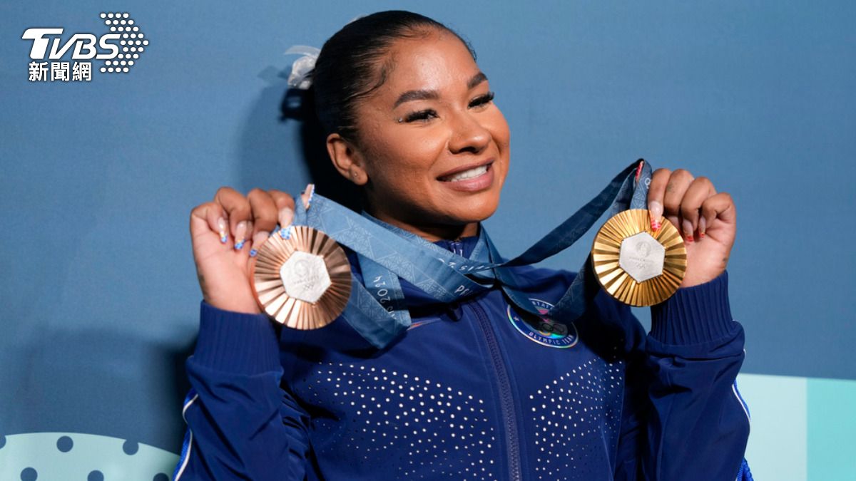 美國女子體操選手申訴時間超時，切爾斯奧運銅牌被羅馬尼亞選手芭葆蘇遞補。（圖／達志影像美聯社）