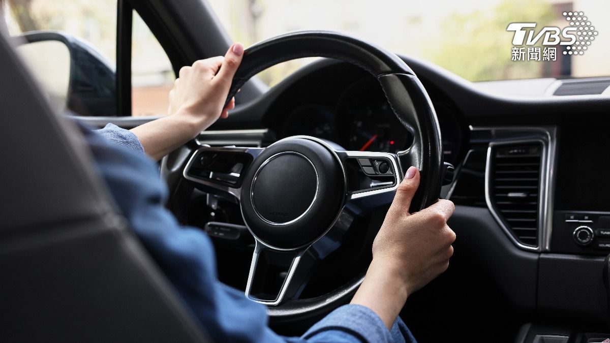 一名網友發文抱怨自己天天被同事搭便車。（示意圖／shutterstock達志影像）