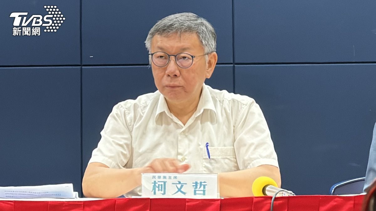 民眾黨主席柯文哲12日親上火線解釋政治獻金流向。（圖／潘袁詩羽攝）