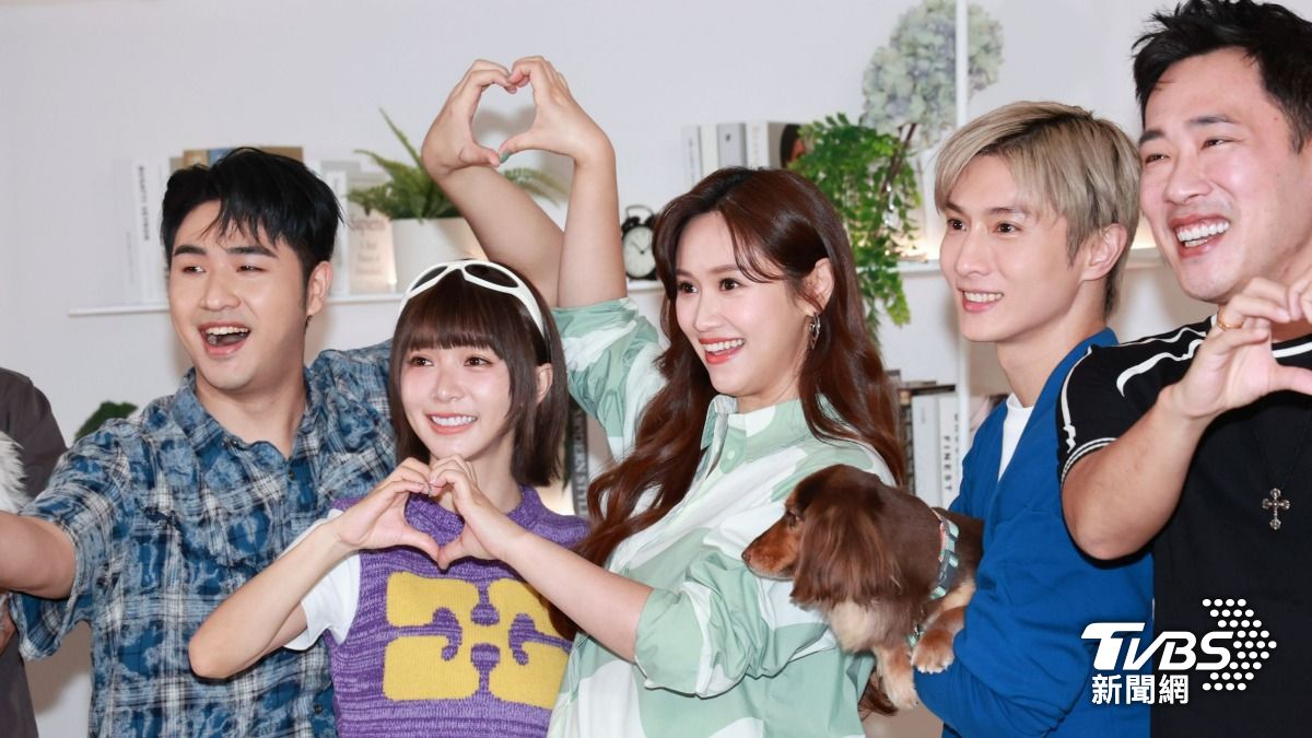 鹿希派(左起)、溫妮、吳姍儒、阿本、余祥銓出席記者會。(圖/趙世平攝)