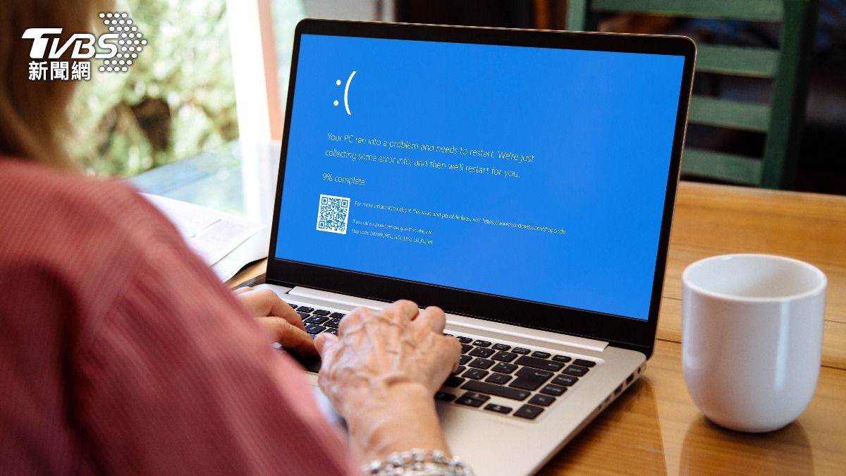 Windows 10、11恐再度「藍白畫面死當」。（示意圖／shutterstock 達志影像）