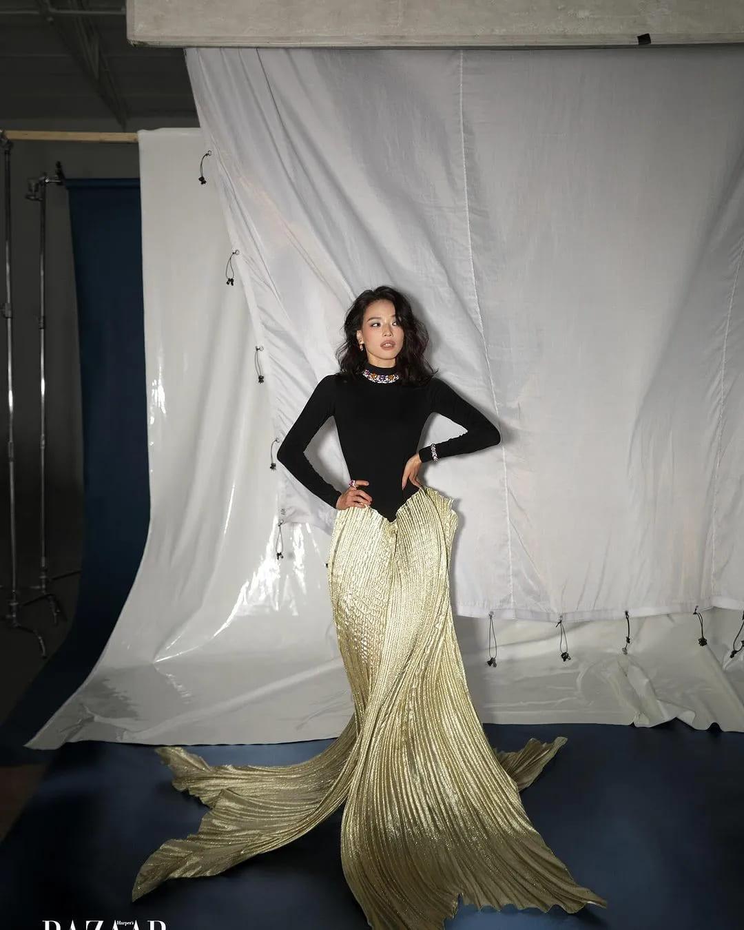 舒淇挑戰了多套風格迥異的服裝。（圖／翻攝自舒淇IG）