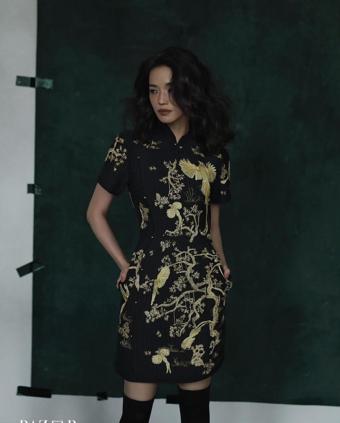 舒淇挑戰了多套風格迥異的服裝。（圖／翻攝自舒淇IG）